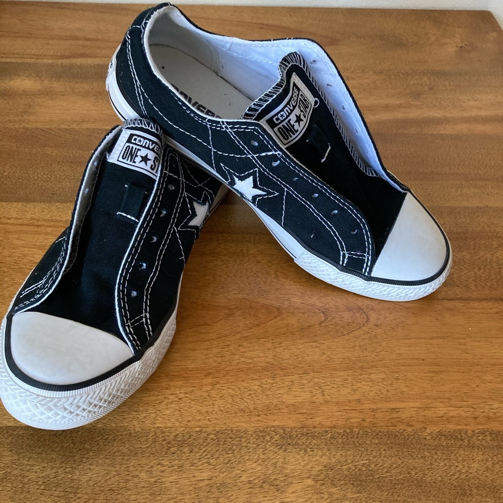Women’s Converse One⭐️Star—Size 6.5